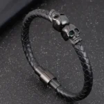 Bracelet hyperbole en cuir avec tête de mort noire